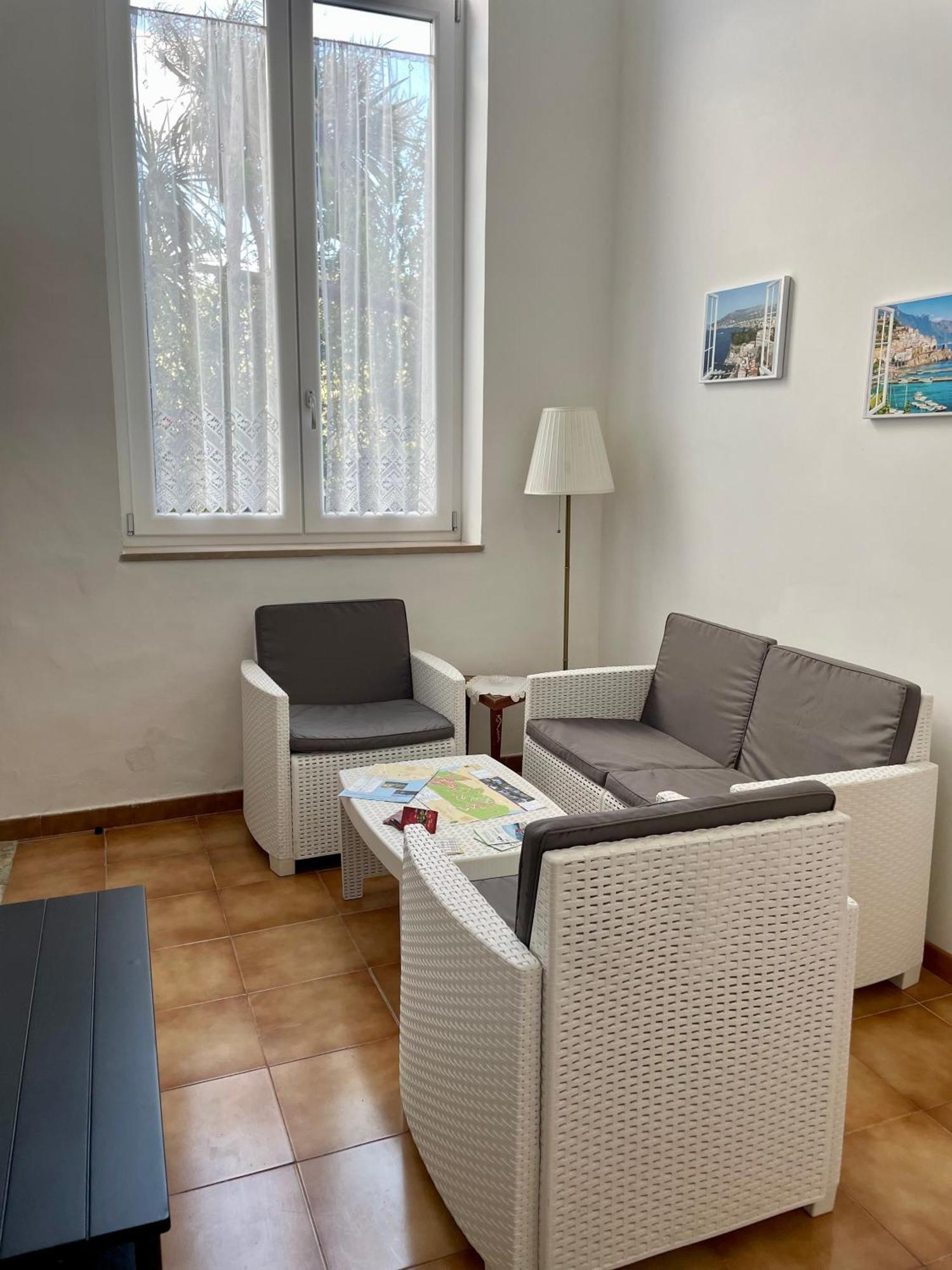 Mena Holiday House Villa Сант'Агнело Екстериор снимка